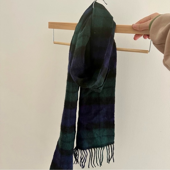 NWT BARBOUR new check tartan scarf  in black watch - Picture 8 of 9